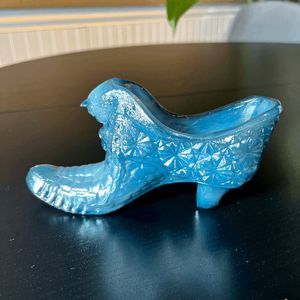 Boyd Crystal Art Glass Daisy Button Cat Slipper Silver Carnival Glass Shoe B285